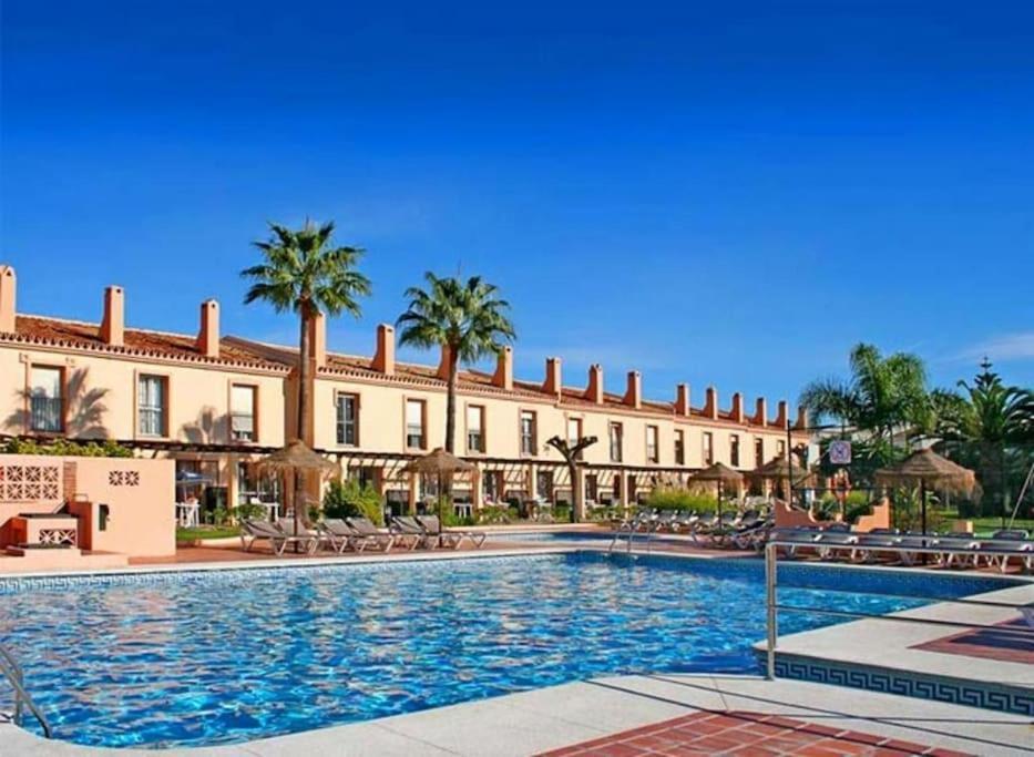 Apartamento Marina Del Sol 121 فوينخيرولا المظهر الخارجي الصورة